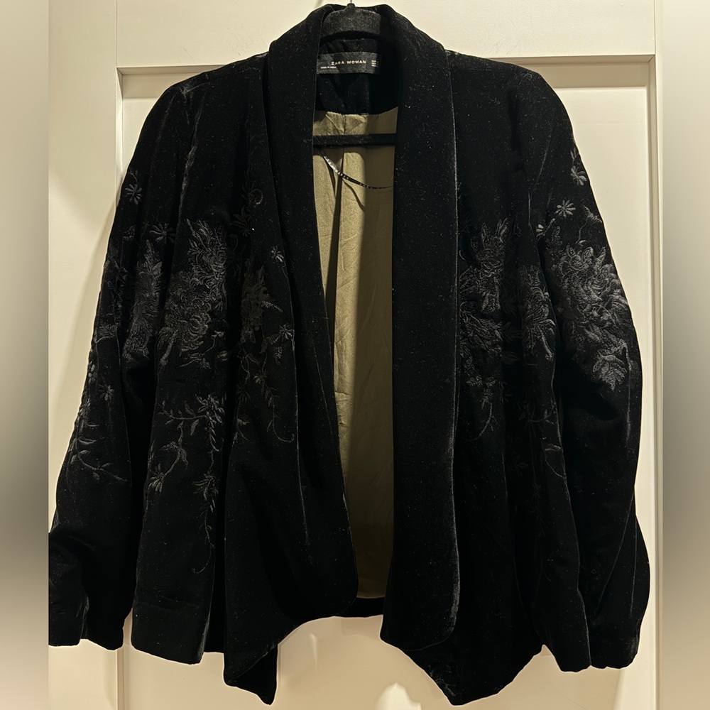 Zara Black Velvet Open Front Cardigan Jacket Floral Detail